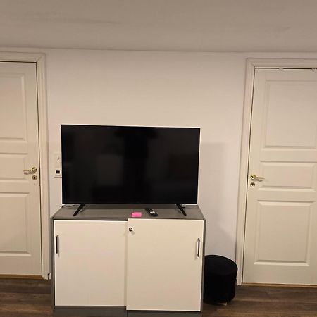 Beautiful 2 Rooms Apartment In Klofta,Near Oslo Airport& Oslo Eksteriør bilde