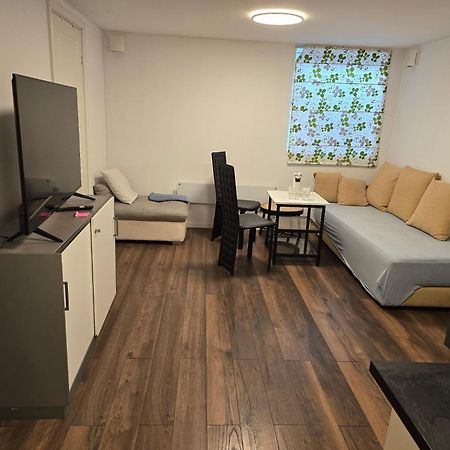 Beautiful 2 Rooms Apartment In Klofta,Near Oslo Airport& Oslo Eksteriør bilde
